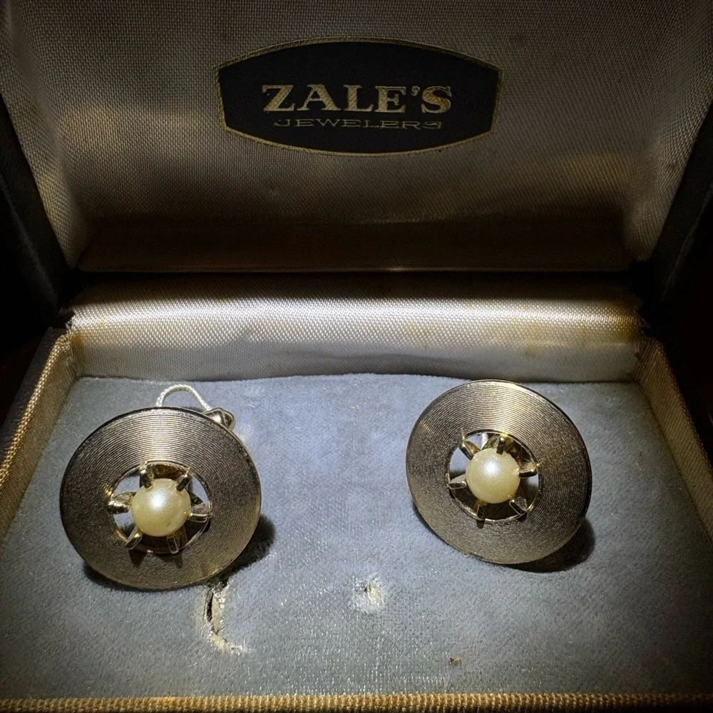 Vintage men’s cufflinks with faux pearl